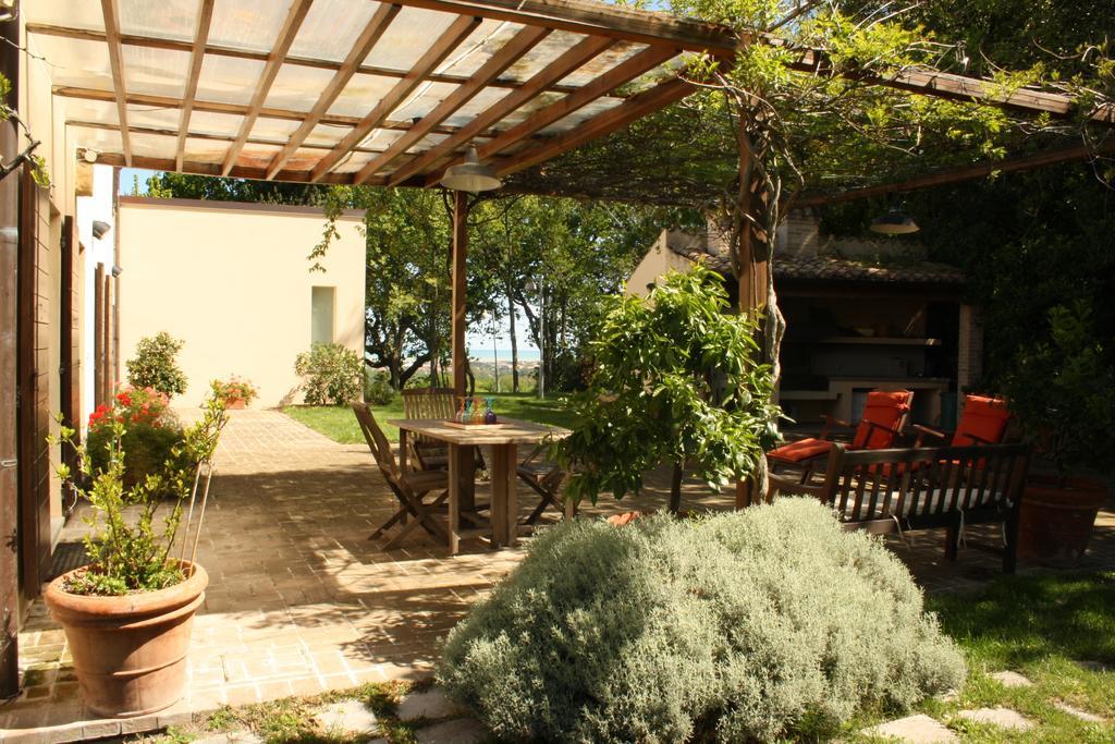 Agriturismo La Barca Nel Bosco Rosciano  Exterior photo