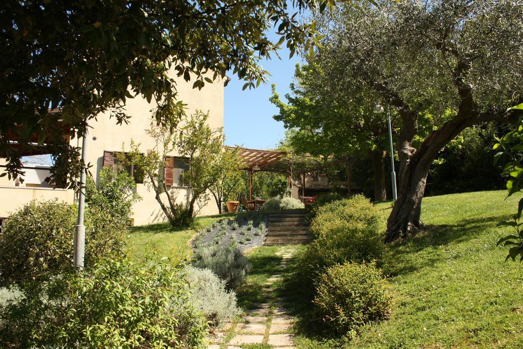 Agriturismo La Barca Nel Bosco Rosciano  Exterior photo