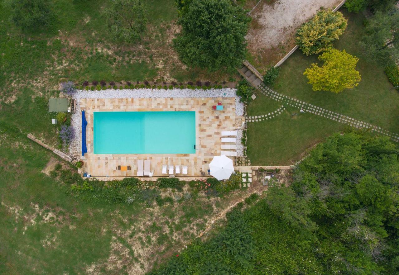 Agriturismo La Barca Nel Bosco Rosciano  Exterior photo